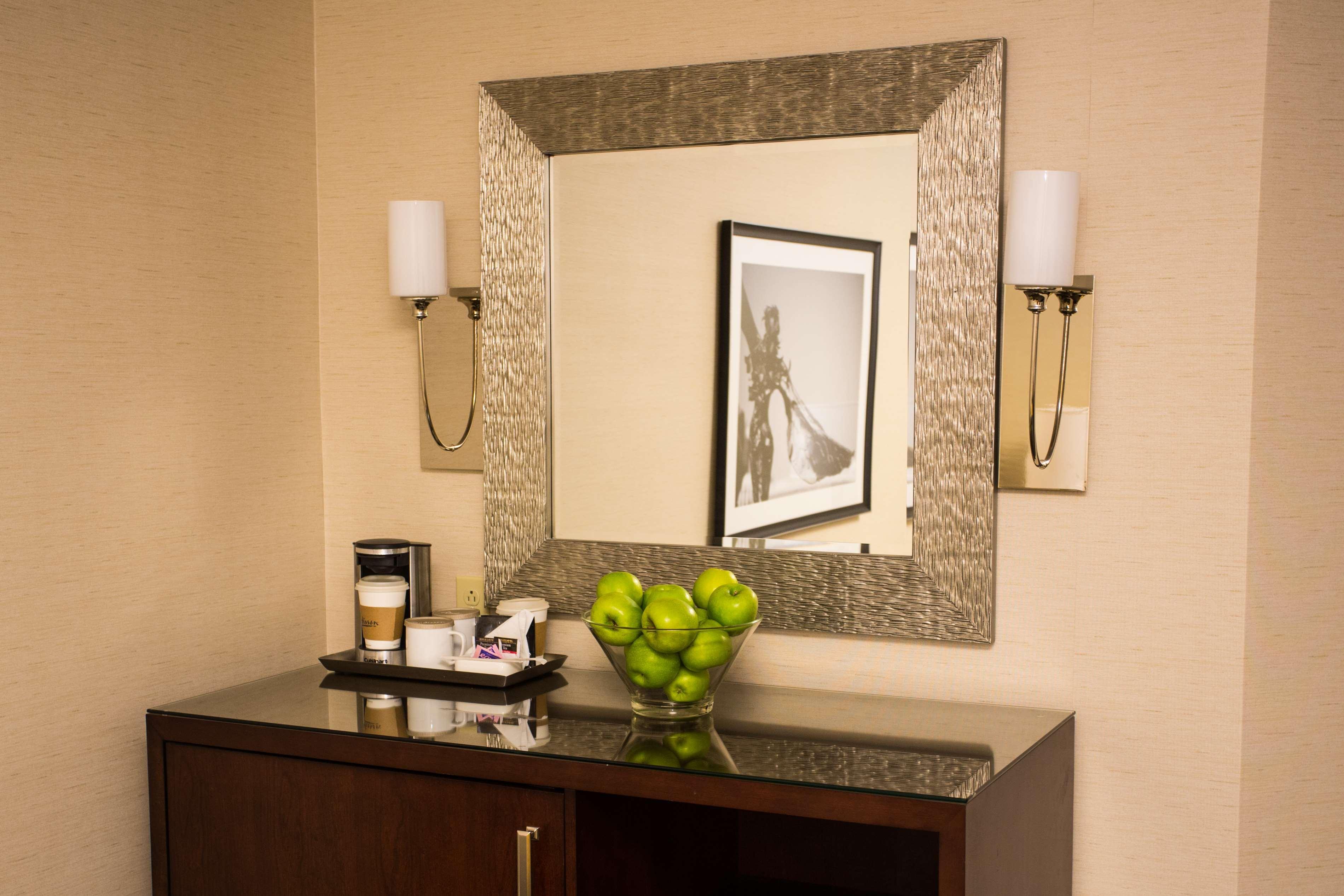 Hotel Wyndham On John Deere Commons 4*